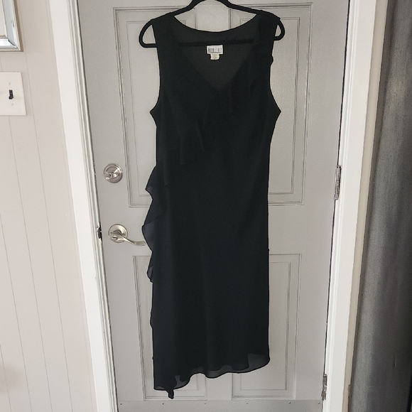 Robbie Bee Black Asymmetrical Ruffle Dress Sz. 16 - Picture 1 of 8
